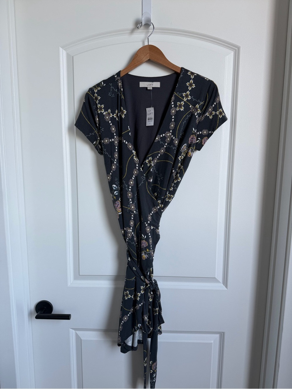 LOFT Dark Gray Floral Chain-Print Wrap Dress